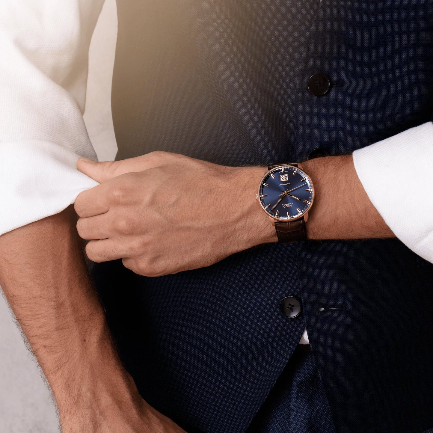 Mido Commander Big Date (Bleu, Or Rose, Bracelet Cuir)