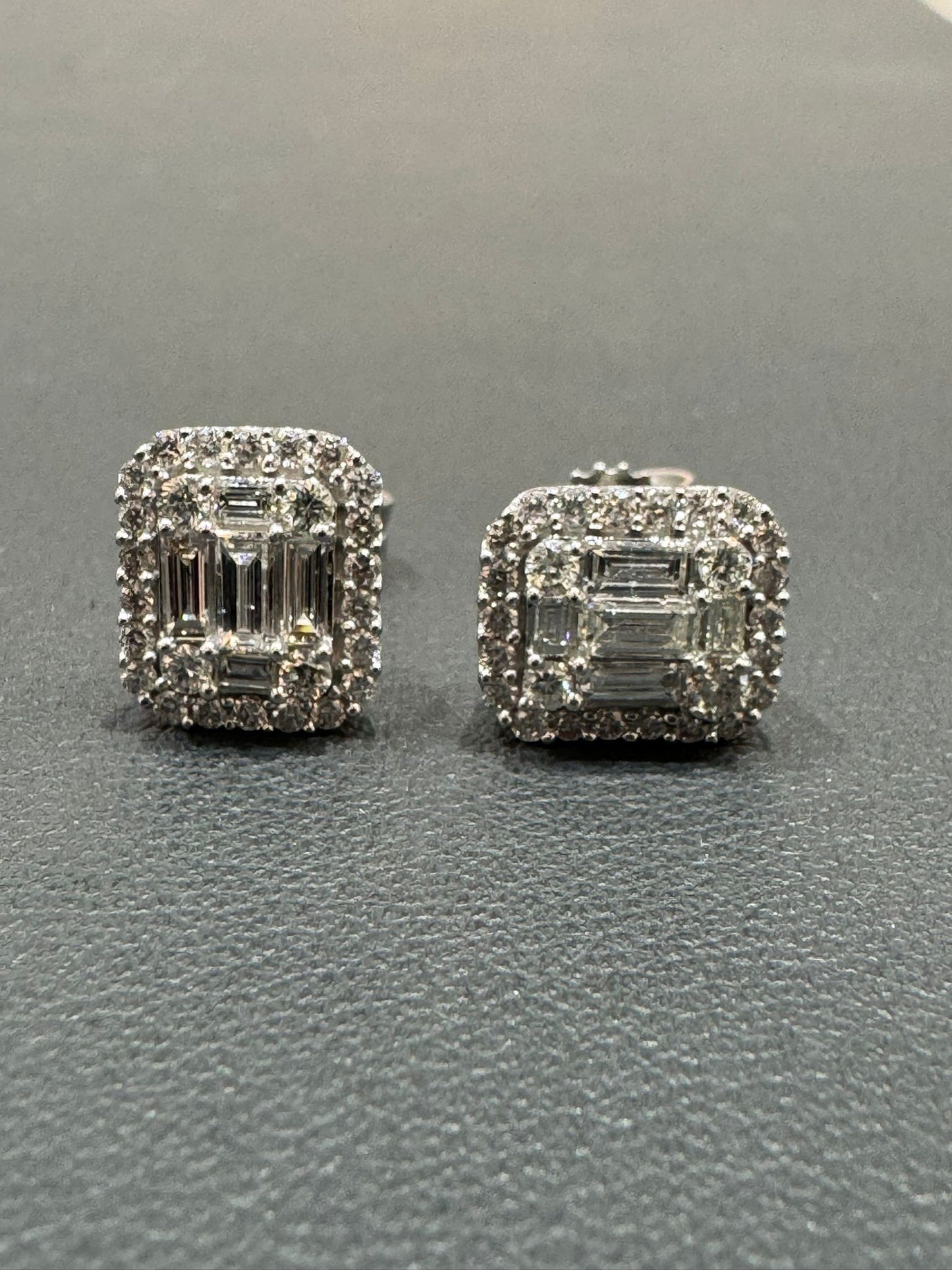 18kt white gold 0.74 kt diamond earrings